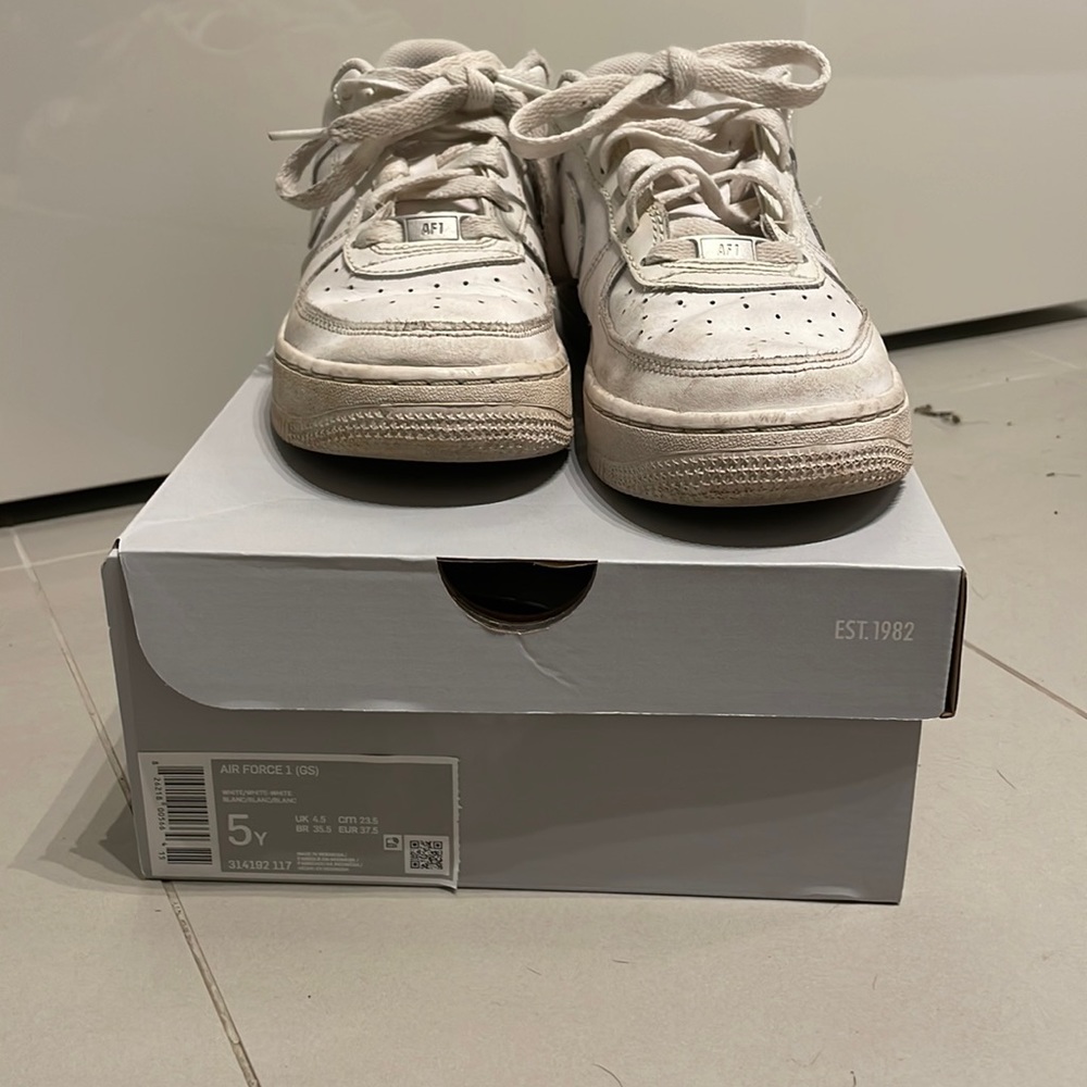 Nike older kids Airforce 1